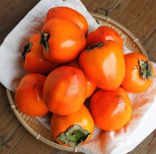 11월에 가장 맛있는 제철 감 종류와 추천